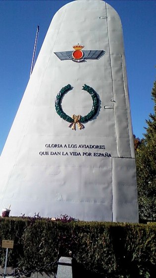 Rótulo corpóreo en pvc lacado. Base Aérea de Tablada Sevilla.