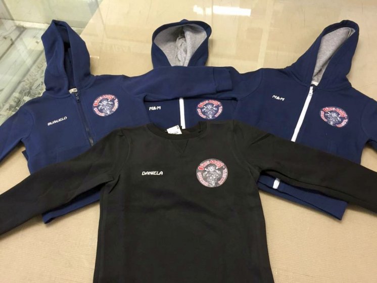 Sudaderas de niños personalizadas en serigrafía y transfer textil. Motoclub Pitos Locos de Bellavista Sevilla.