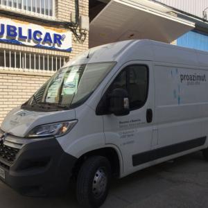 Rotulación de flota nueva con vinilos poliméricos. Proazimut Sevilla. Idema Grupo