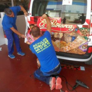 Rotulación de furgoneta con vinilo fundido. El Patriarca Estepa, Sevilla