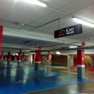 Rótulo caja de luz señalizador plazas parking para Icars Sevilla