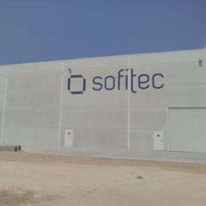 Letras corpóreas en aluminio lacado para Sofitec Sevilla.