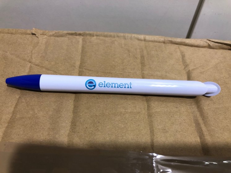 Bolígrafo personalizado para Element Sevilla.