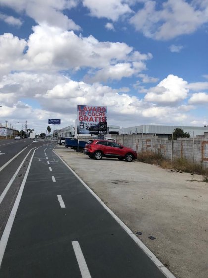 Cartel de obra o valla publicitaria de 3x3 mts. Polígono industrial Los Girasoles  Sevilla.