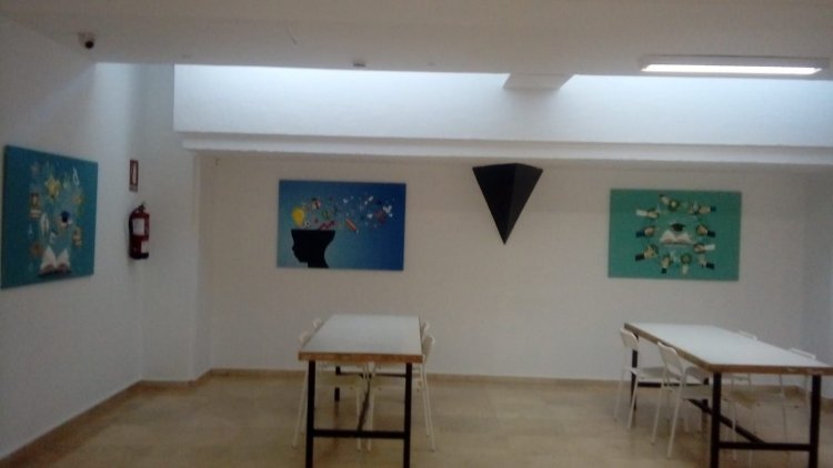 Impresi&oacute;n digital sobre lienzos conj bastidor de madera para decoraci&oacute;n interior. Colegio Mayor de Sevilla.