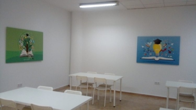 Impresi&oacute;n digital sobre lienzos conj bastidor de madera para decoraci&oacute;n interior. Colegio Mayor de Sevilla.