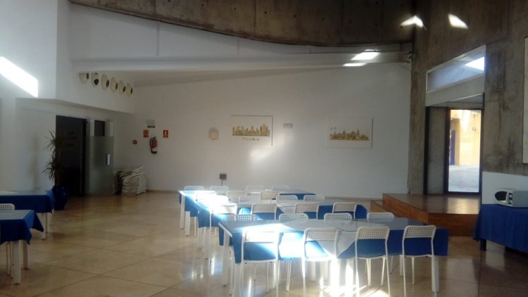 Impresi&oacute;n digital sobre lienzos conj bastidor de madera para decoraci&oacute;n interior. Colegio Mayor de Sevilla.