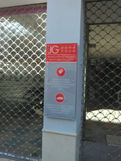 Placa en metacrilato de 8 mm en Dos Hermanas Sevilla.