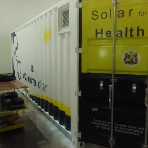 Rotulación de un lote de 13 contenedores container en vinilo de corte especial para Kaduna Solar. Fabricados por Proinsener Sevilla.