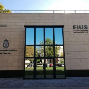 Rótulo en pvc recortado y lacado. Real Academia de la Ciencia. FIUS Fundación de Investigación de la Universidad de Sevilla.