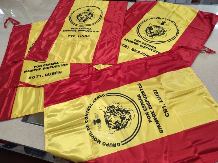 Banderas mochila en serigrafía y personalizadas en transfer. Grupo Móvil de Control Aéreo ( Grumoca ) Sevilla.