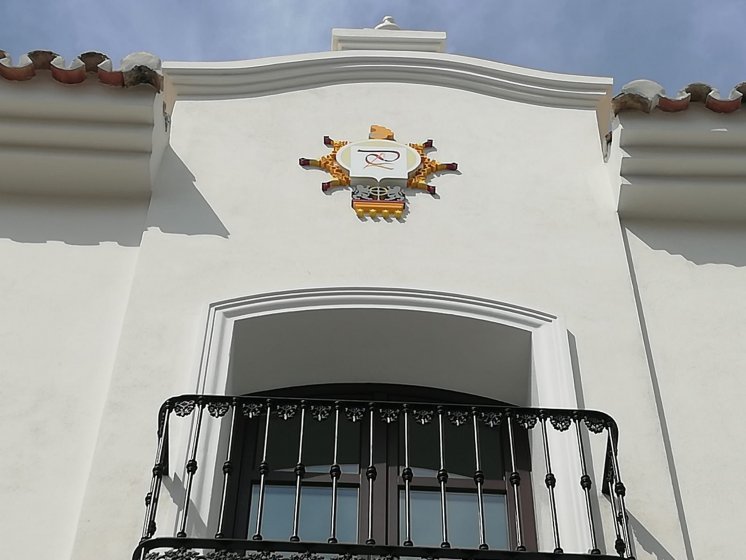 Caja corpórea con iluminación para el Hotel El Pilar de Andalucía en Estepona en Málaga.