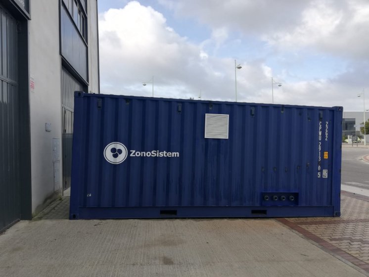 Rotulación de contenedor container en vinilo especial de corte, para Ingeniería del Ozono en Cádiz.