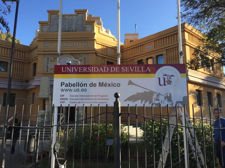 Rótulo cartel en bandeja plegada con vinilo laminado homologado para la Universidad de Sevilla. Pabellón de México.