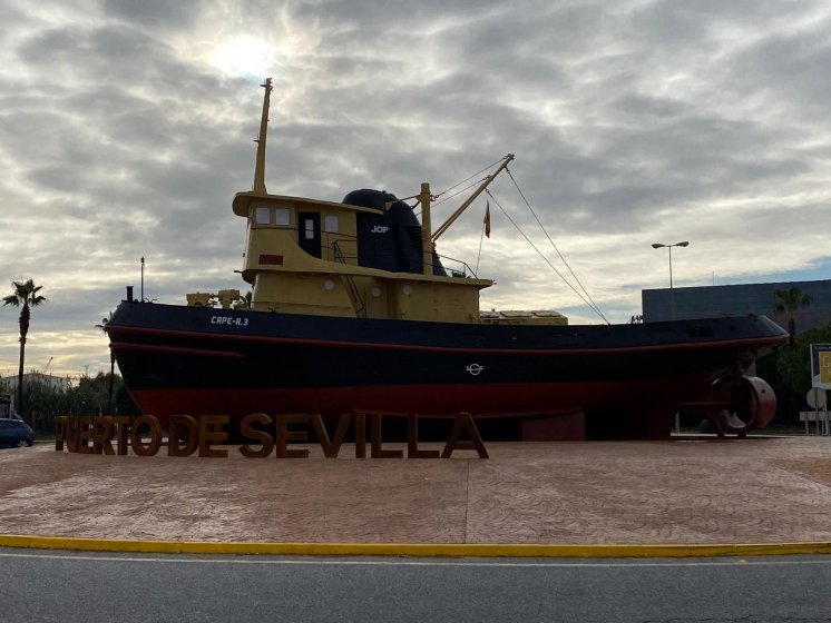 Rótulo de letras corpóreas en acero cortén. Puerto de Sevilla. Trabajo realizado para Tragsa.