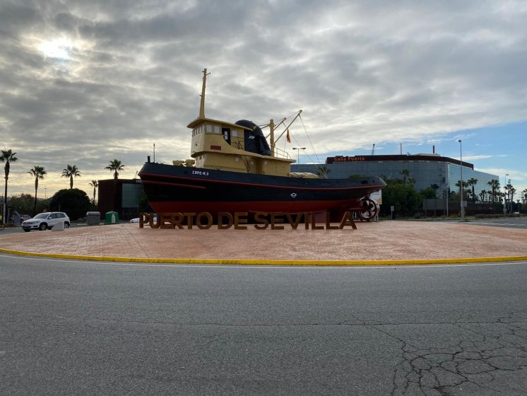 Rótulo de letras corpóreas en acero cortén. Puerto de Sevilla. Trabajo realizado para Tragsa.