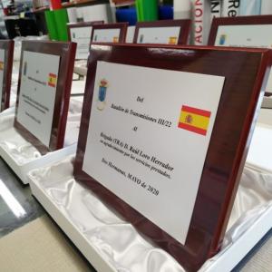 Placa conmemorativa con estuche, personalizada en impresión digital. Batallón de transmisiones III/22 en Sevilla.