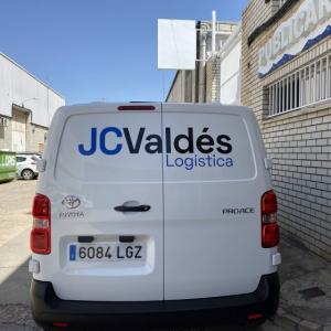 Rotulación de furgoneta en vinilo de corte. JC Vladés Logistica Sevilla.