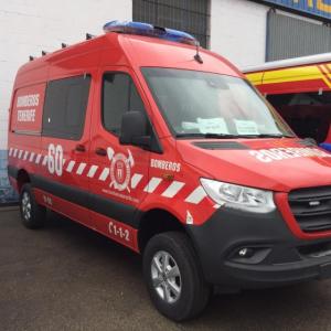 Rotulación de furgonetas de bomberos con vinilos especiales reflectantes homologados. Sevilla