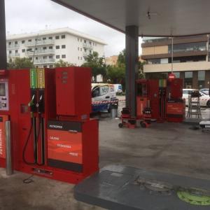 Rotulación en vinilo personalizado de Surtidores de gasolina para Petroprix en Jerez Cádiz