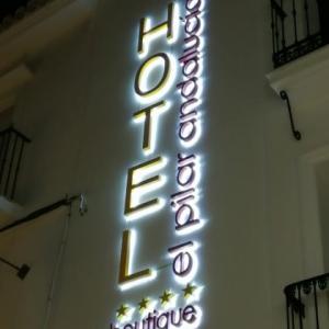 Rótulo Letras corpórea con iluminación para el Hotel El Pilar de Andalucía en Estepona en Málaga.