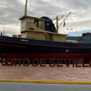 Rótulo de letras corpóreas en acero cortén. Puerto de Sevilla. Trabajo realizado para Tragsa.