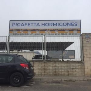 Cartel para Pigafetta Hormigones en Coria del Río Sevilla.