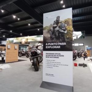 Display tótem para BMW Bóxer Motorrad Sevilla.