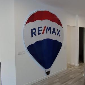 Fabricación de Globo en pvc más vinilo para Remax en Madrd.