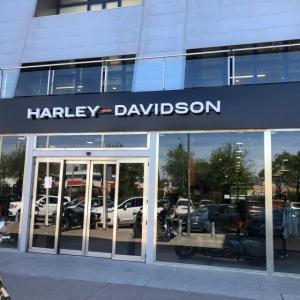 Instalación de Rótulos para Harley Davidson Sevilla.