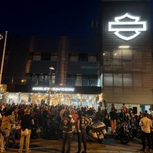 Instalación de Rótulos para Harley Davidson Sevilla.