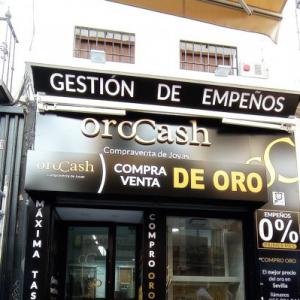 Letras recortadas y lacadas para Oro cash en Sevilla.