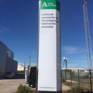 Mantenimineto de rótulos. Cambio de placas y logo de la Junta de Andalucía. En Navantia Puerto Real Cádiz