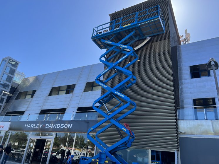 Instalación de Rótulos para Harley Davidson Sevilla.