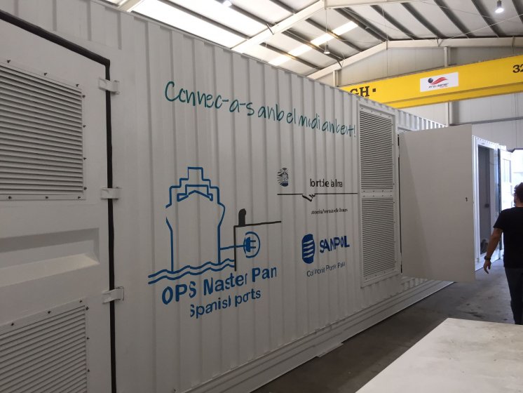 Rotulación de contenedores container en vinilo de corte especial para Sampol. Fabricados por Proinsener Sevilla.