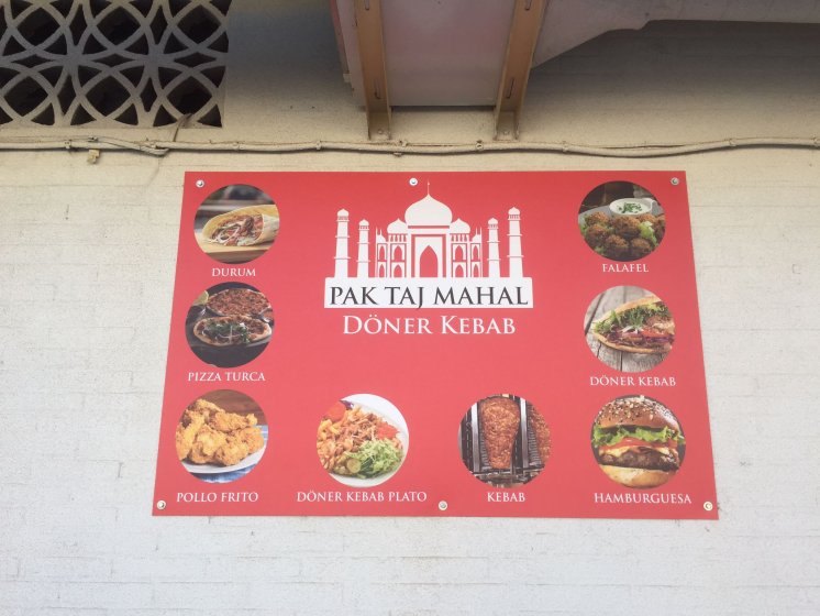 Rótulo caja luminosa para Pak Taj Mahal en Sevilla.