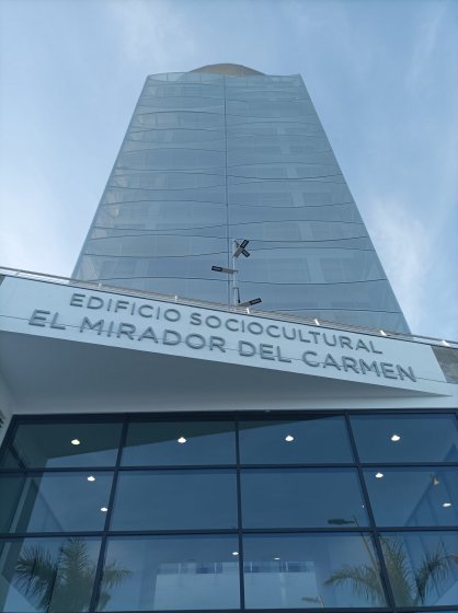 Rótulo con letras corpóreas en fachada. Para edificio el Mirador del Carmen en Málaga.