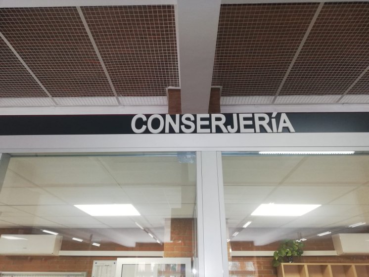 Rótulo letras corpóreas en pvc. Facultad de Biología de la Universidad de Sevilla.