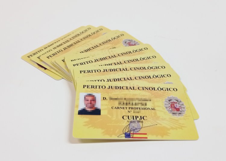 Tarjetas carnet personalizados para los Peritos Judiciales Cinológicos de Sevilla