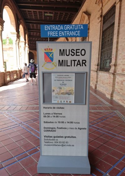 Tótem a medida para el Museo de Historia Militar de Sevilla.