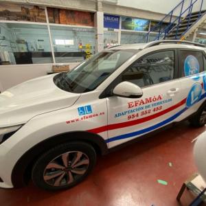 Rotulación de coche con vinilos de corte y microperforado homologado para cristales. Efamoa en Sevilla.