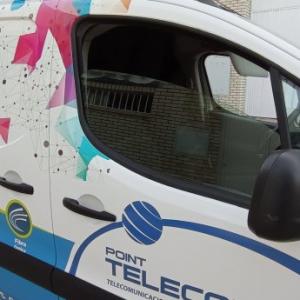 Rotulación integral de furgoneta con vinilos fundidos en impresión digital. Point Telecom Sevilla