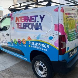 Rotulación integral de furgoneta con vinilos fundidos en impresión digital. Point Telecom Sevilla