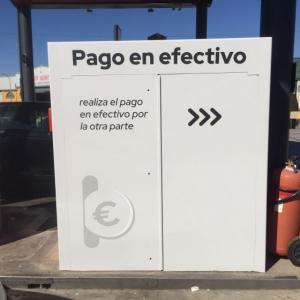 Rotulación en vinilo personalizado de Surtidores de gasolina para Petroprix en Dos Hermanas Sevilla.