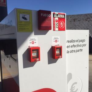 Rotulación en vinilo personalizado de Surtidores de gasolina para Petroprix en Dos Hermanas Sevilla.