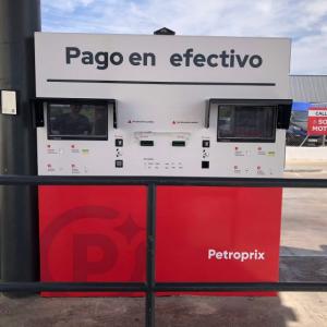 Rotulación en vinilo personalizado de Surtidores de gasolina para Petroprix en Polígono Parsi Sevilla.