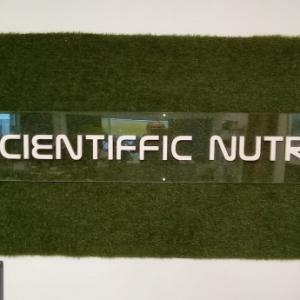 Rótulo con letras corpóreas para interior para Scientiffic Nutrition Sevilla.