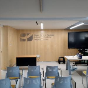 Rótulo corpóreo en acero para el colegio Oficial de Psicología de Andalucía Ocidental en Cádiz.