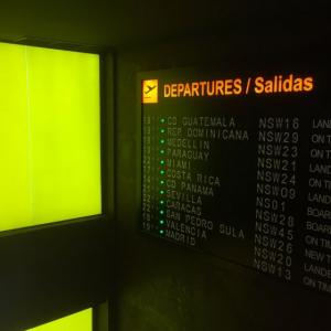 Rótulo en letras corpóreas con led para el restaurante Naciónsushi en Sevilla.