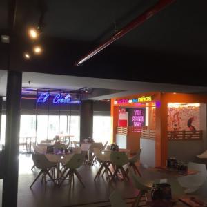 Rótulo en letras corpóreas con led para el restaurante Naciónsushi en Sevilla.